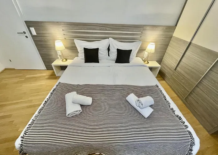 Vienna City Apartment 7