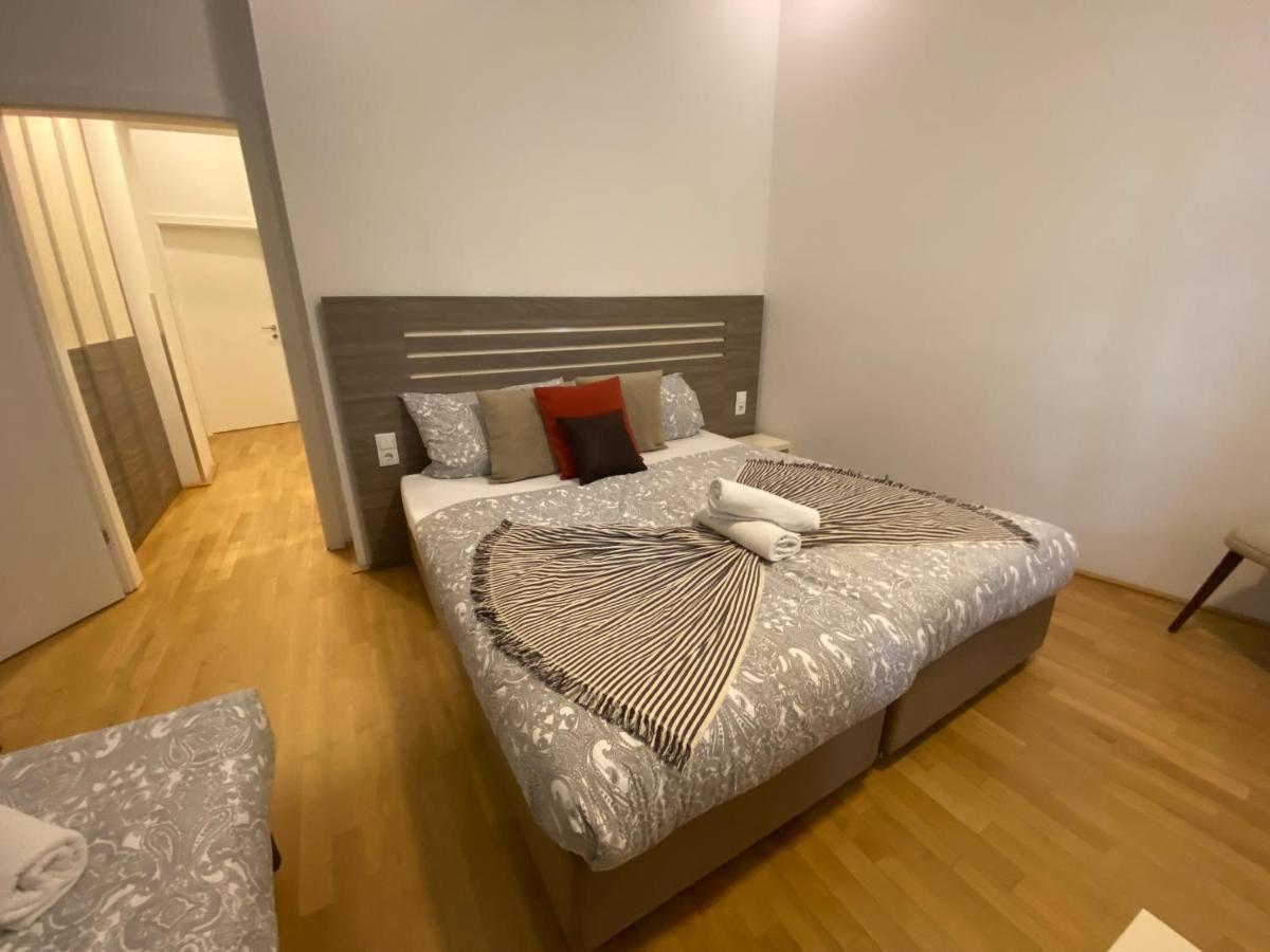 7 Apartament *