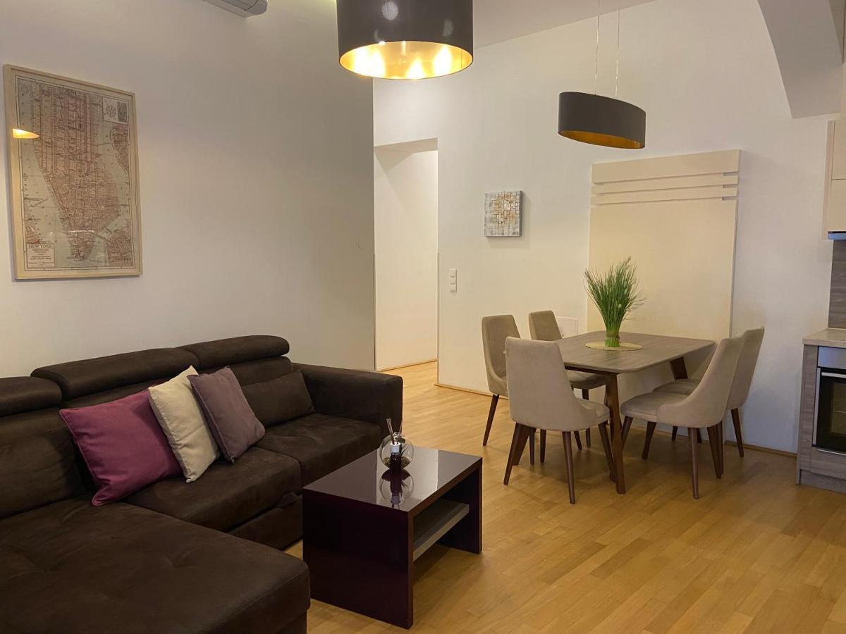 Apartament 7 *