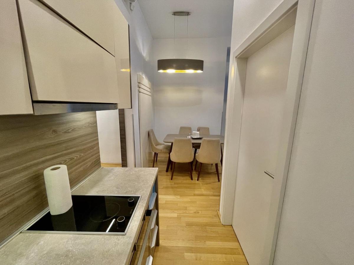 7 Apartment *
