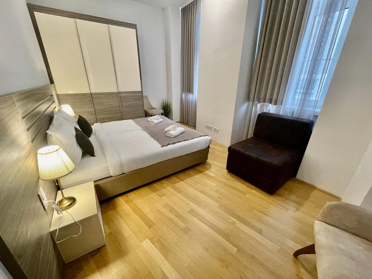 7 Apartament *