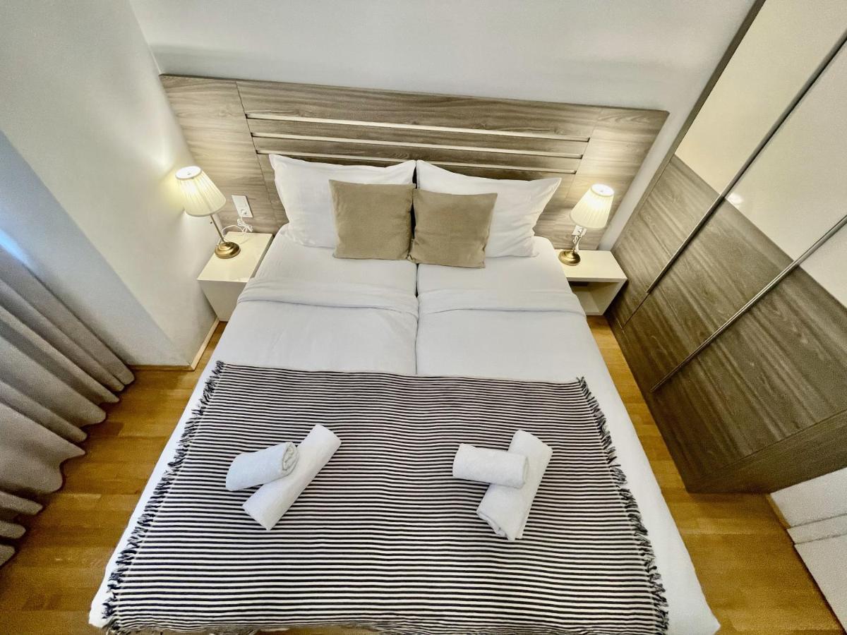 Apartament 7 *