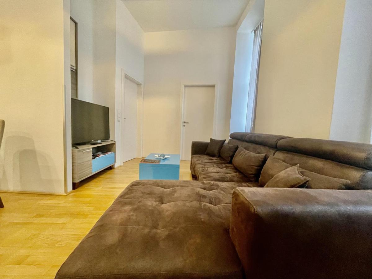 7 Apartament *