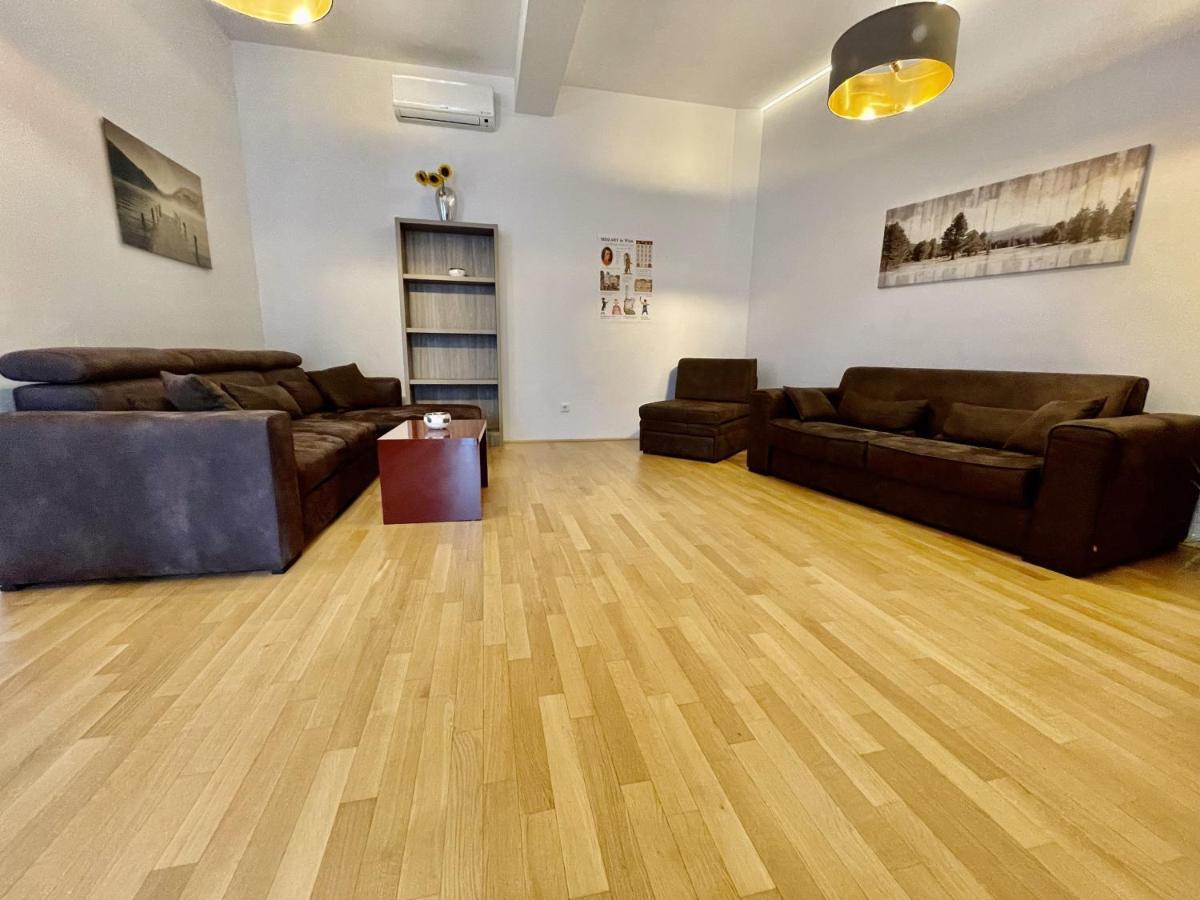 7 Apartament