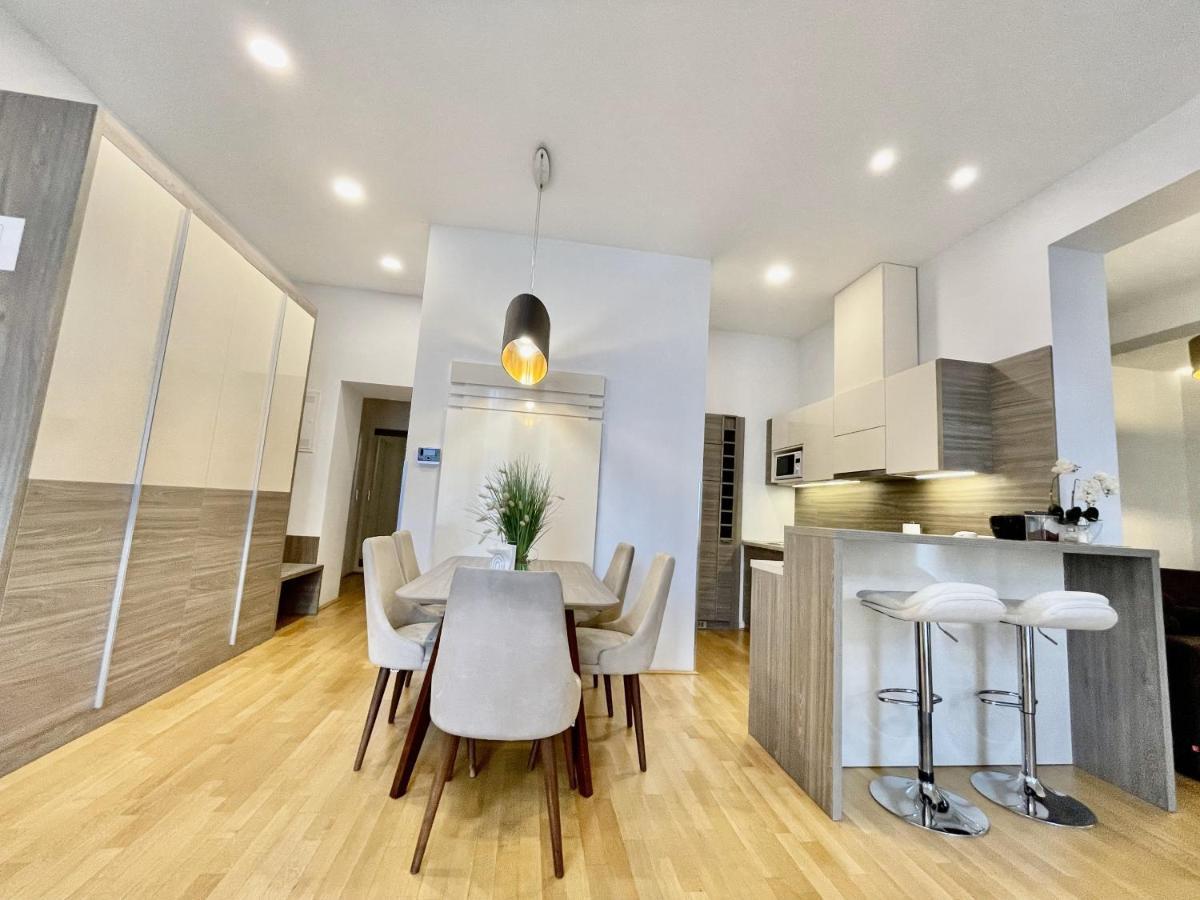 Apartament 7 *