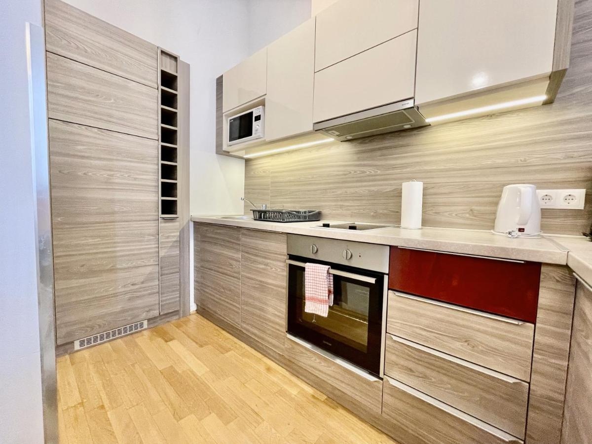 7 Apartament